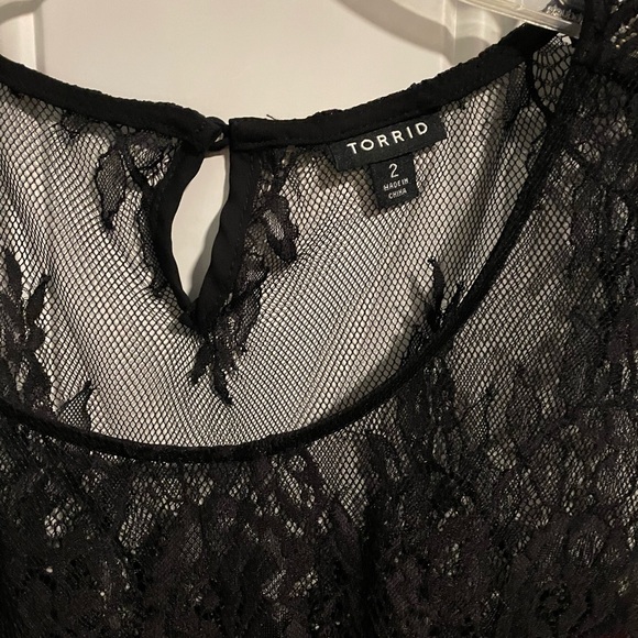 Torrid plus size blouse size 2 - Picture 3 of 3